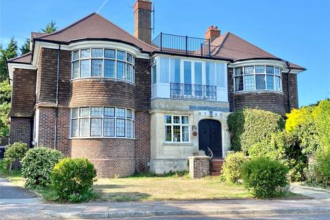 9 Furzeholme, Worthing, BN13 3BS