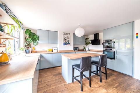 4 Margetts Place, Lower Upnor, Rochester, ME2 4XF