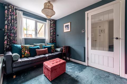 4 Margetts Place, Lower Upnor, Rochester, ME2 4XF