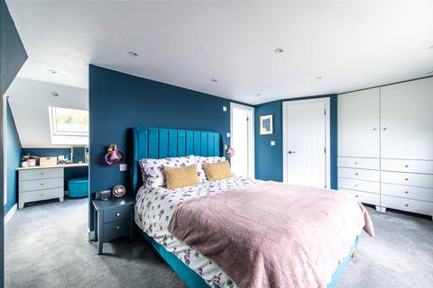 4 Margetts Place, Lower Upnor, Rochester, ME2 4XF