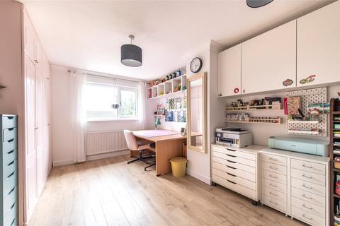 4 Margetts Place, Lower Upnor, Rochester, ME2 4XF