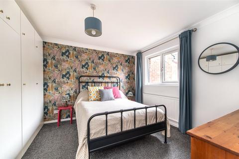 4 Margetts Place, Lower Upnor, Rochester, ME2 4XF