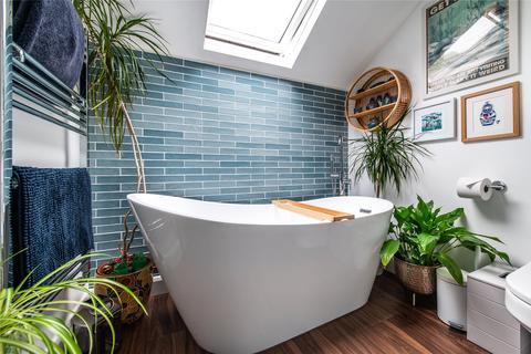 4 Margetts Place, Lower Upnor, Rochester, ME2 4XF