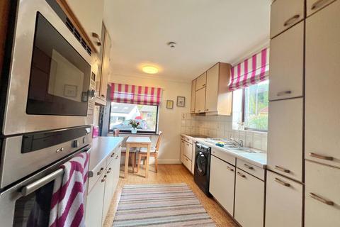 12 Hall Gate, Penistone, Sheffield, S36 6BP