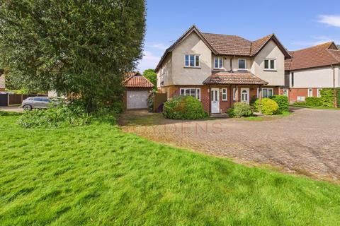 12 Barnfield, Feering, Colchester, CO5 9HP