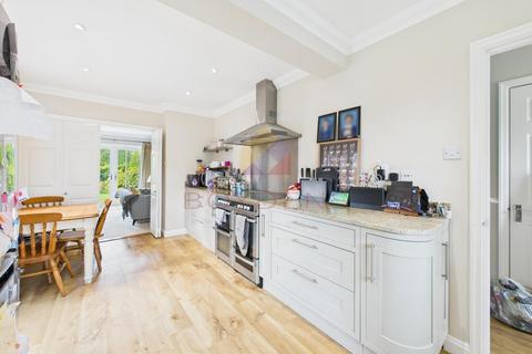 12 Barnfield, Feering, Colchester, CO5 9HP