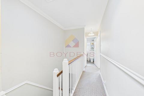 12 Barnfield, Feering, Colchester, CO5 9HP