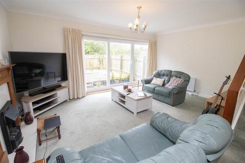 9 Ashford Close, North Shields, NE29 9HY