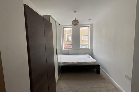 2 bedroom apartment for sale, High Road, Ilford, Essex