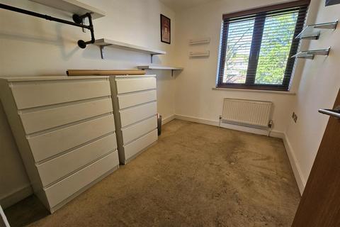 2 bedroom apartment to rent, Buckhurst Way, Buckhurst Hill IG9