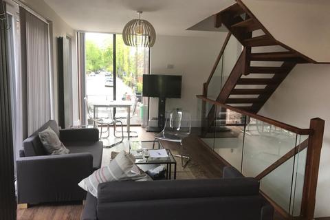 3 bedroom detached house to rent, Egerton Road, Manchester M14