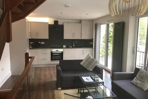 3 bedroom detached house to rent, Egerton Road, Manchester M14