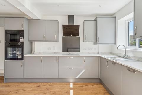 98 Cherry Tree Road, Beaconsfield, HP9 1BH