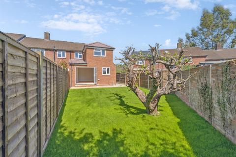 98 Cherry Tree Road, Beaconsfield, HP9 1BH