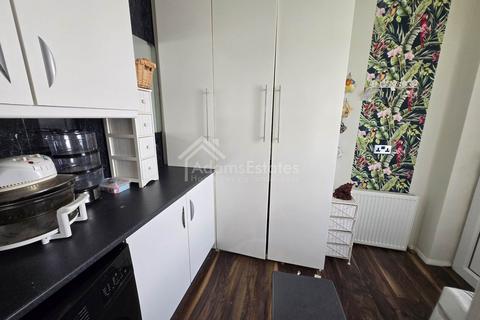 4 bedroom detached house for sale, Nixon Close, Dewsbury