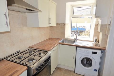 2 bedroom terraced house to rent, Binswell Fold, Shipley BD17