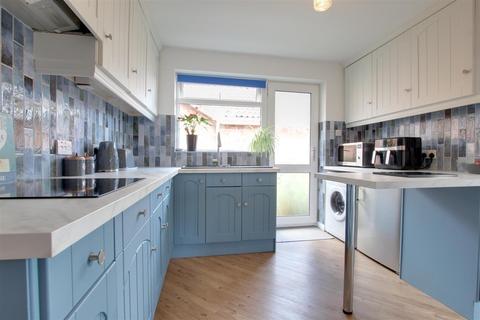 17 Alton Park, Beeford, Driffield, YO25 8BZ