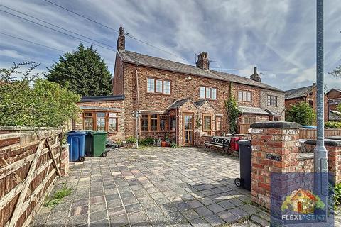 3 bedroom cottage for sale, New Lane, Southport PR9