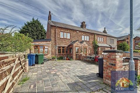 3 bedroom cottage for sale, New Lane, Southport PR9