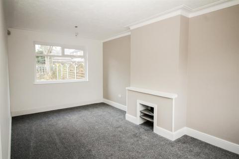 3 bedroom semi-detached house to rent, Bolton Drive, Bradford BD2