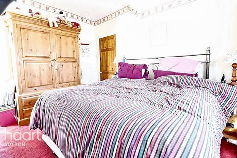undefined, Meadow Close, Sutton