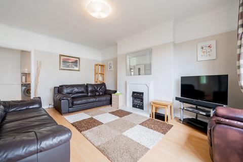 24 Randolph Drive, Clarkston, Glasgow, G76 8AW