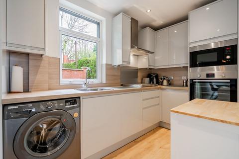 24 Randolph Drive, Clarkston, Glasgow, G76 8AW