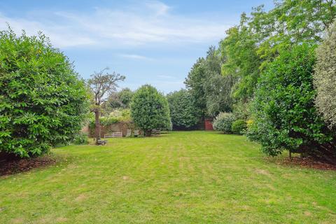 5 bedroom detached house to rent, Coombe Lane West, Kingston upon Thames, KT2