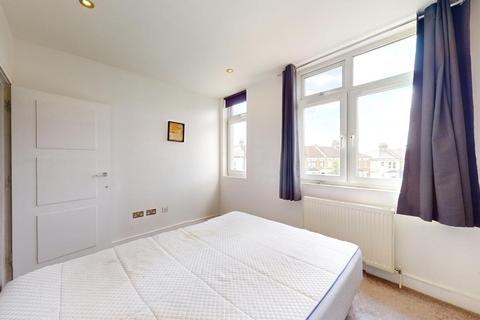 2 bedroom flat for sale, Catford Hill