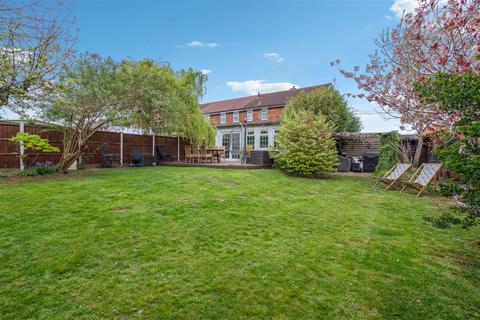 16 Baddeley Close, Stevenage, SG2 9SL