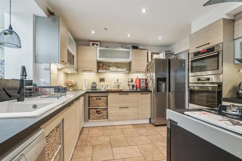 16 Baddeley Close, Stevenage, SG2 9SL