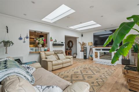 16 Baddeley Close, Stevenage, SG2 9SL