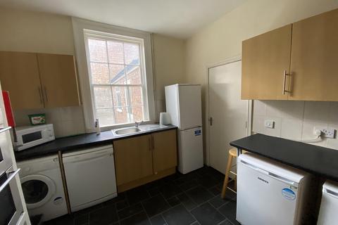 6 bedroom house share to rent, Leicester Terrace