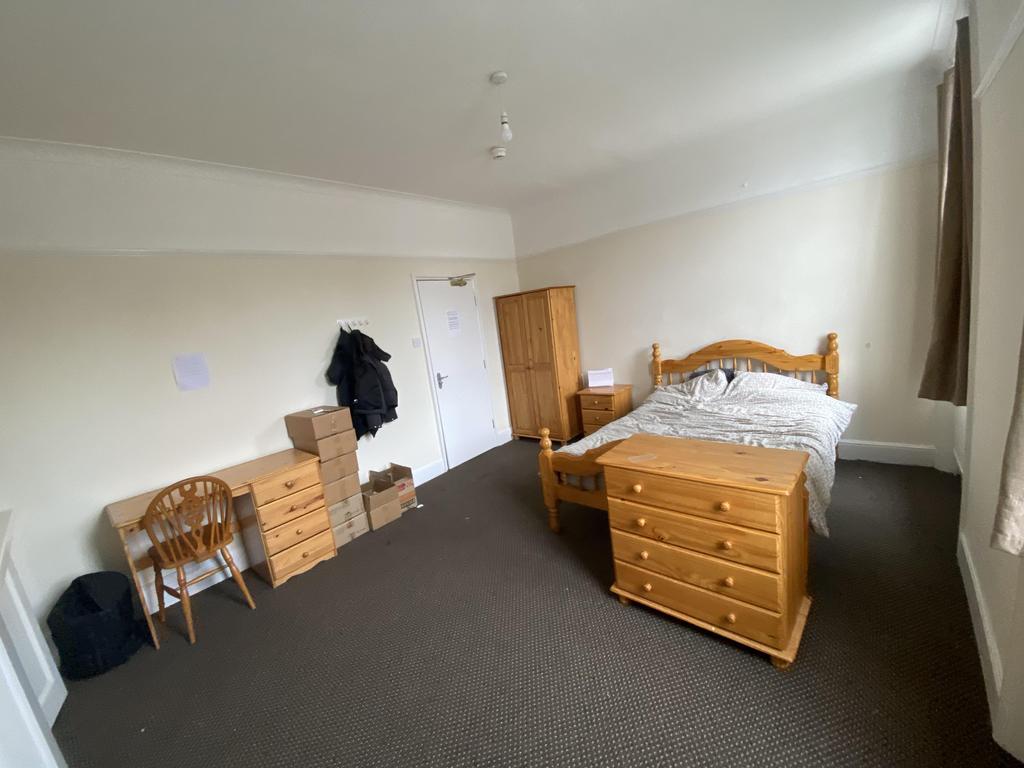 Leicester-terrace-nn2-6aj-970601