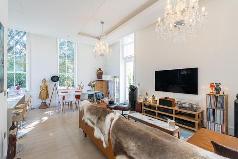3 bedroom flat for sale, Chambers Park Hill, London, SW20