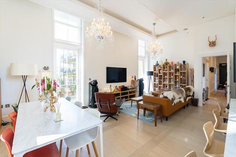 3 bedroom flat for sale, Chambers Park Hill, London, SW20