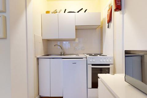 Studio to rent, Anson Road