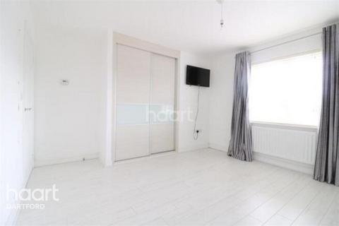 2 bedroom apartment to rent, Rainbow Road, ERITH