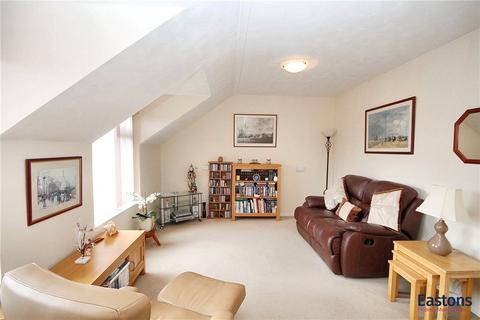 2 bedroom flat for sale, Henbit Close, Surrey KT20