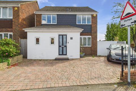 41 Oakdene, Cheshunt, Waltham Cross, EN8 9JA