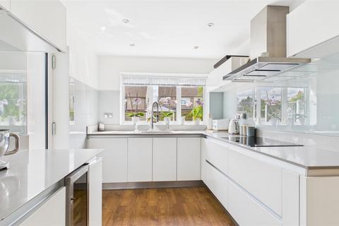 41 Oakdene, Cheshunt, Waltham Cross, EN8 9JA