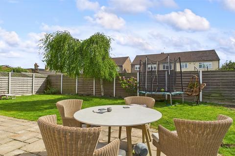41 Oakdene, Cheshunt, Waltham Cross, EN8 9JA