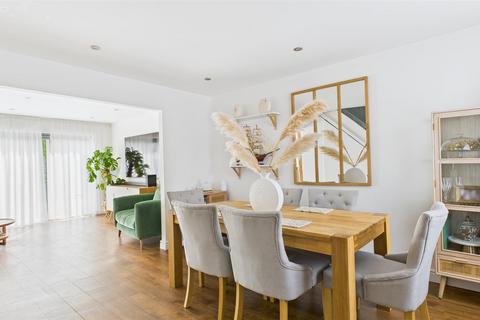 41 Oakdene, Cheshunt, Waltham Cross, EN8 9JA