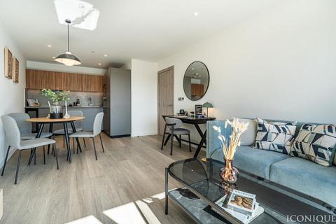 1 bedroom apartment for sale, Plough Road, London, SW11 2