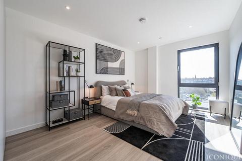 1 bedroom apartment for sale, Plough Road, London, SW11 2