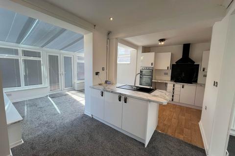 2 bedroom semi-detached house to rent, Bergen Street, Sunderland SR5