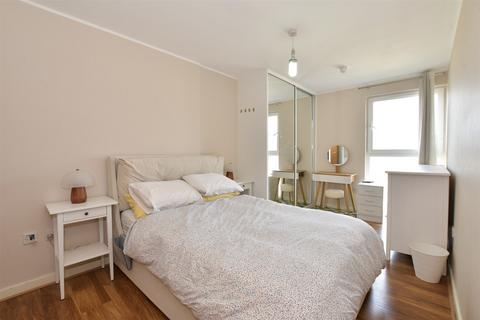 2 bedroom apartment for sale, Monarch Way, Ilford, Essex