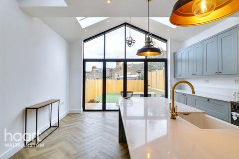 4 bedroom end of terrace house for sale, Aubrey Road, Walthamstow