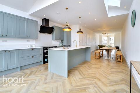 4 bedroom end of terrace house for sale, Aubrey Road, Walthamstow