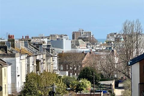 5 bedroom terraced house for sale, Enys Road, Upperton, Eastbourne, BN21
